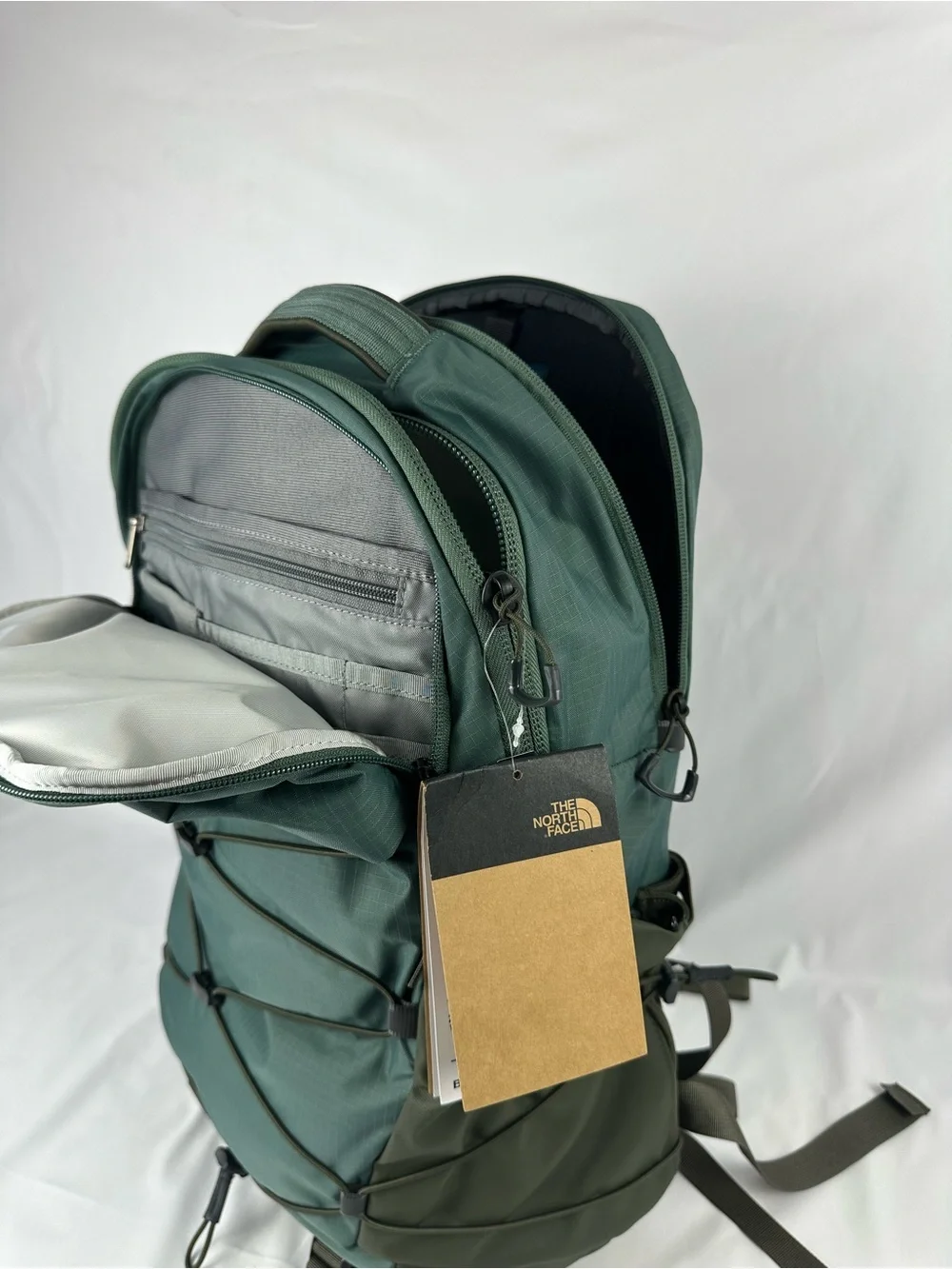 The North Face Borealis Backpack 28L Duck Green/New Taupe Green NWT